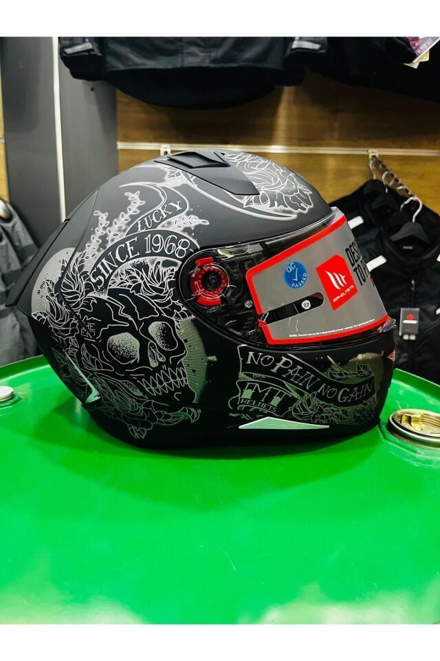TEZ MOTOR MT HELMETS REVENGE 2 FULL FACE KAPALI MOTOSİKLET KASKI SKULL&ROSES A1 MATT BLACK - 2XL